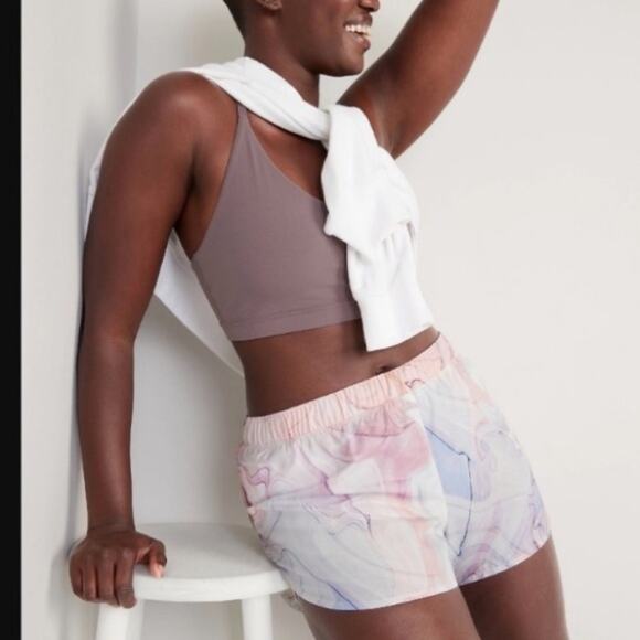 Old Navy Looking glass Mid-Rise StretchTech Dolphin-Hem Run Shorts - Picture 4 of 10